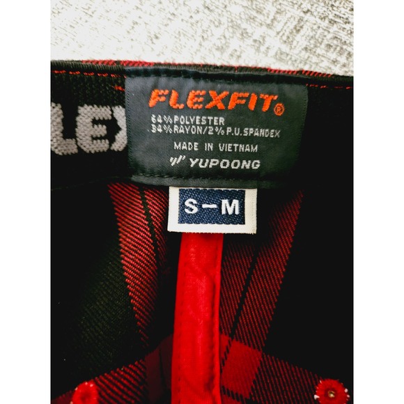 Seether Band Hat Red Tartan Plaid Flex Fit Yupoong Size S-M - Picture 8 of 8